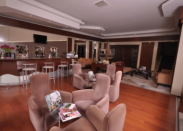 Anemon Ege بورنوفا